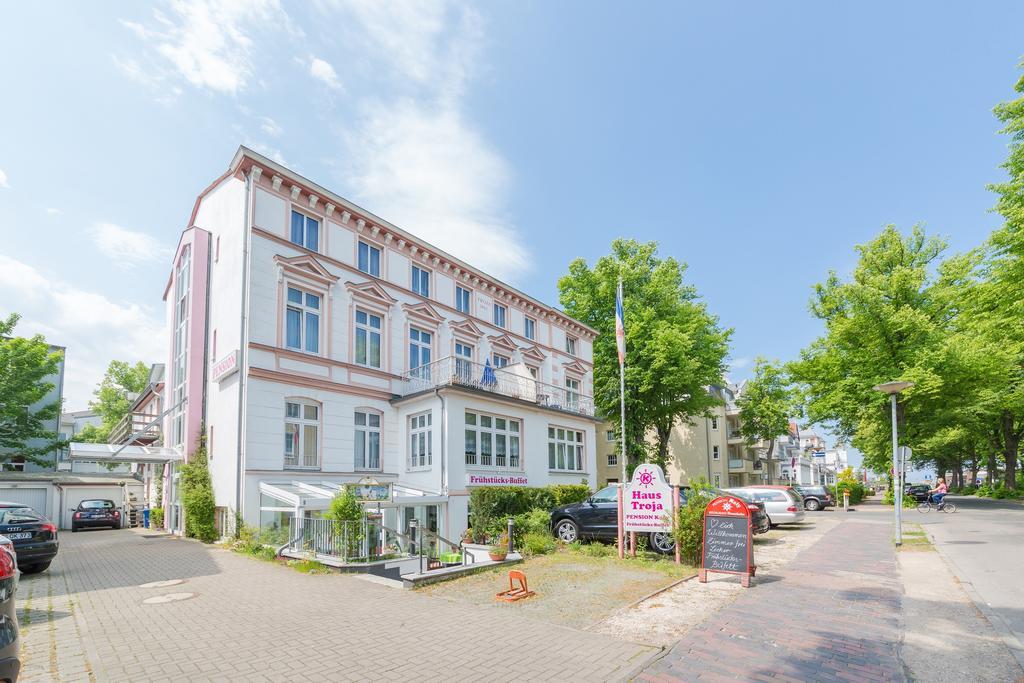 Отель Haus Troja Росток Экстерьер фото
